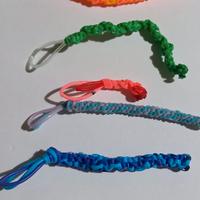 8 Portachiavi colorati fatti a mano con fili color