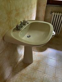 Lavabo antico beige in porcellana