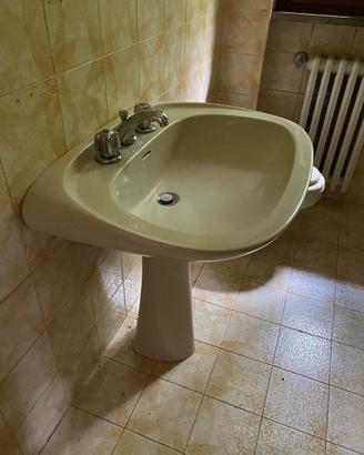Lavabo antico beige in porcellana