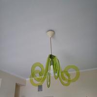 quadro stile etnico, lampadario verde 