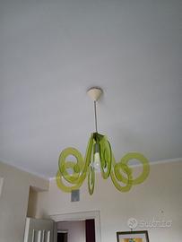 quadro stile etnico, lampadario verde 