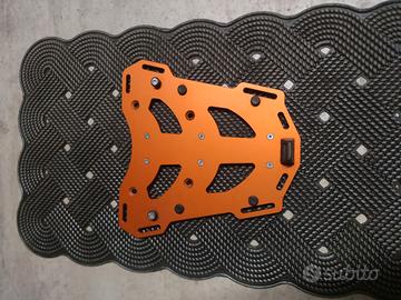 Piastra PORTAPACCHI KTM 790 890 Givi Monolock