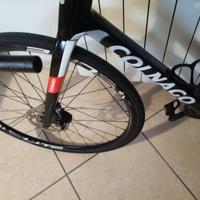 Bici corsa monoscocca in carbonio colnago v4rs  di