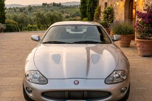 Jaguar XK8 4.0 V8 Coupé