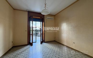 Appartamento di 4 vani e accessori con posto auto,