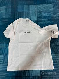 T-shirt givenchy