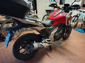 Honda ncx 750 (cambio manuale)