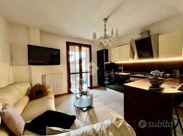 CASA SEMINDIPENDENTE A PESARO