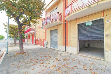 2 LOCALI A CAMPOMARINO