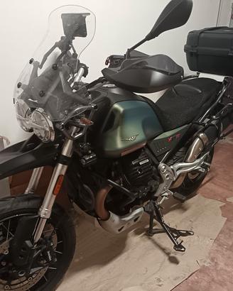 Moto Guzzi V85 TT - 2022