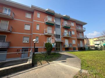 3 LOCALI A CALOLZIOCORTE