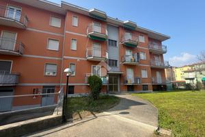 3 LOCALI A CALOLZIOCORTE