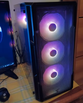 Pc da Gaming AMD Ryzen 5 8500G e 32 GB di Ram DDR5