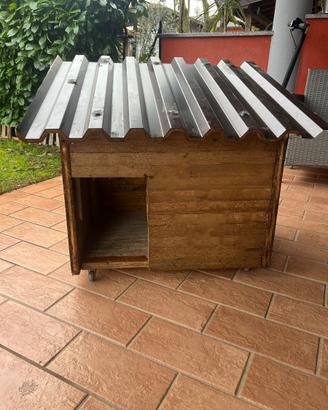 cuccia artigianale trasportabile con ruote