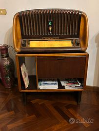 Radio a valvole “ Radiomarelli”
