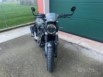 Husqvarna svartpilen 401 - anno 2020