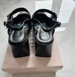 Scarpe Mary Jane nere in vernice