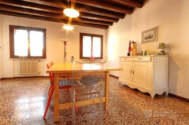 Attico / Mansarda di 165 m² con 5 locali a Vicenza