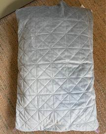 Cuscini nuovi grigi 60x90