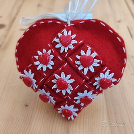 Cuore Decorativo in Feltro Rosso - Addobbo per Alb