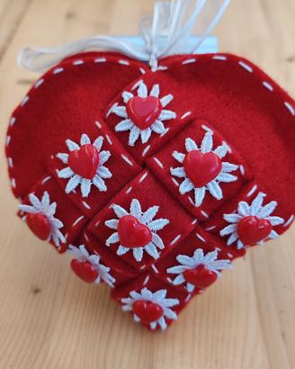 Cuore Decorativo in Feltro Rosso - Addobbo per Alb