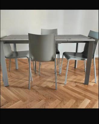 tavolo in legno frassinato grigio chiaro Perla.  