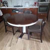 tavolo rotondo vintage con sedie 