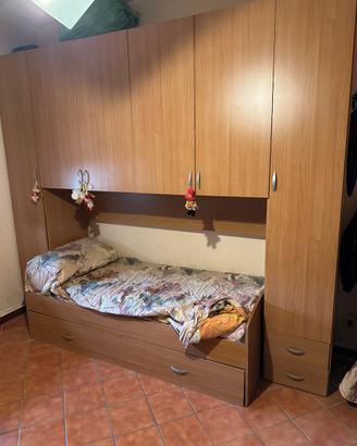 Stanzetta armadio a ponte con doppio letto