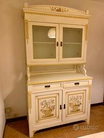 Credenza cristalliera in legno