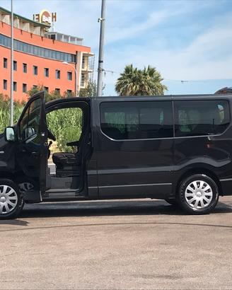 Opel vivaro 145 cavalli biturbo 9 posti gancio tra