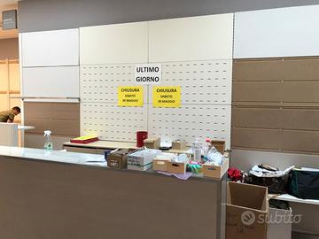 ARREDAMENTO PER NEGOZIO