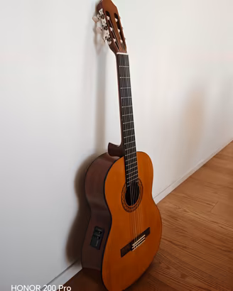 CHITARRA YAMAHA CX40