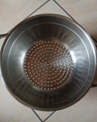 scolapasta in metallo 