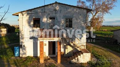 Rustico / Casale di 220 m² con 5 locali a Capalbio