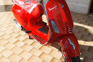 Piaggio Vespa 50 R Red