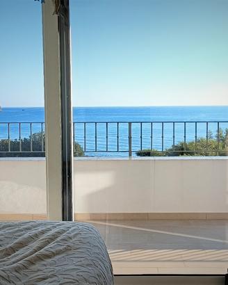 Panoramico con terrazza a 50mt dalla spiaggia