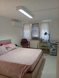 Stanza a Monza per donne