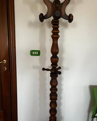 Appendiabiti da terra in legno stile classico