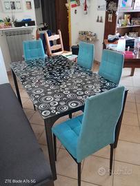 Tavolo con sedie