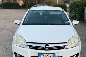 OPEL Astra 1.9 CDTI 120CV 5 porte aut. Enjoy