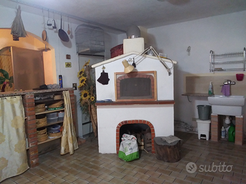 Cantine comunicanti arredate