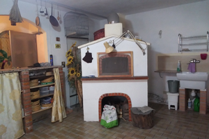 Cantine comunicanti arredate