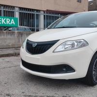Lancia Ypsilon 1.0 FireFly 5 porte S&S Hybrid Oro