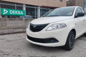 Lancia Ypsilon 1.0 FireFly 5 porte S&S Hybrid Oro