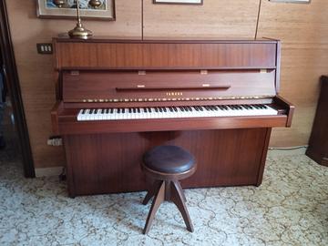 Pianoforte Yamaha p2