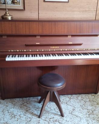 Pianoforte Yamaha p2