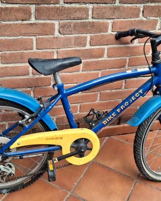 Tre biciclette per bambini