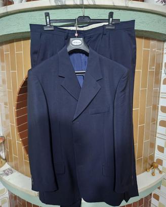 Completo elegante uomo