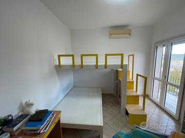 Cameretta struttura letto a soppalco legno