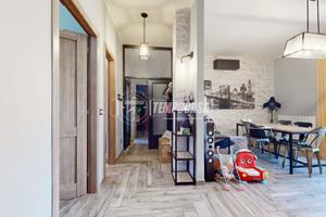 Elegante Trilocale Ristrutturato - Ultimo Piano